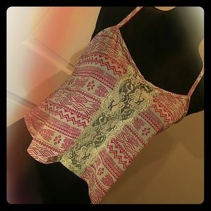 🔵2 FOR $15🔵Adorable Patterned Crop Top